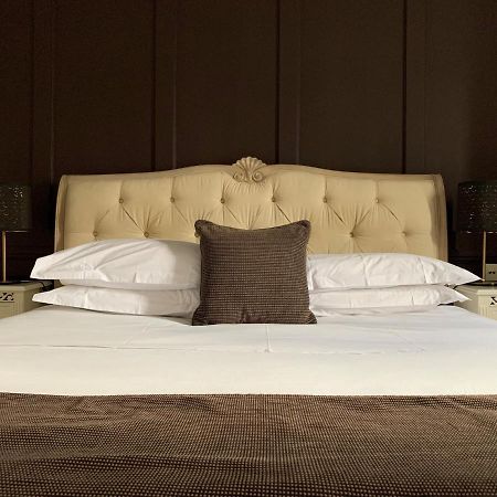 The Bell Inn Hotel Horndon-on-the-Hill Eksteriør bilde