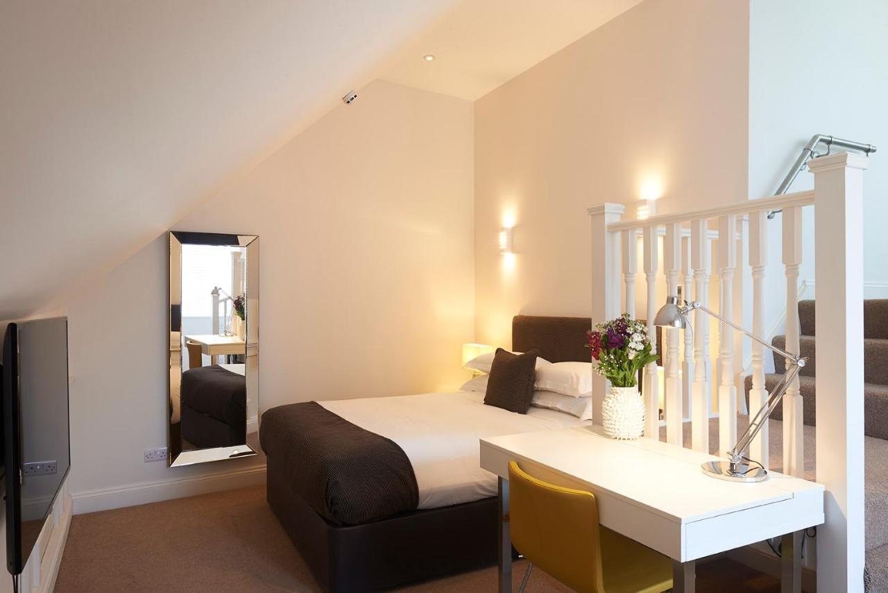 The Bell Inn Hotel Horndon-on-the-Hill Eksteriør bilde