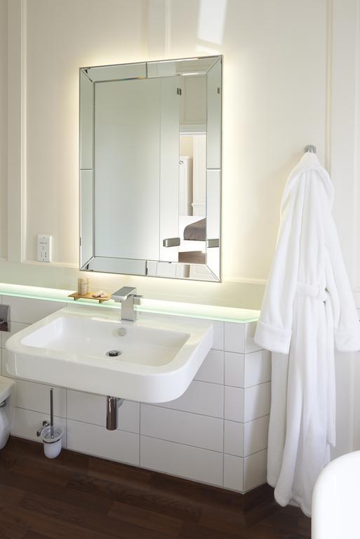 The Bell Inn Hotel Horndon-on-the-Hill Rom bilde