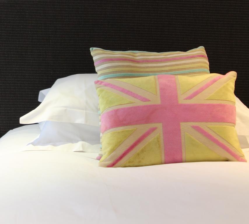 The Bell Inn Hotel Horndon-on-the-Hill Rom bilde