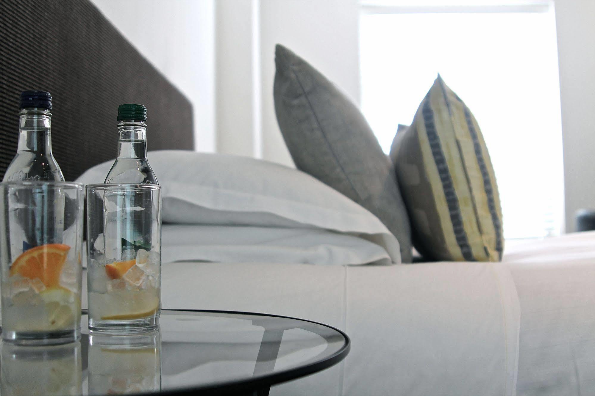 The Bell Inn Hotel Horndon-on-the-Hill Eksteriør bilde