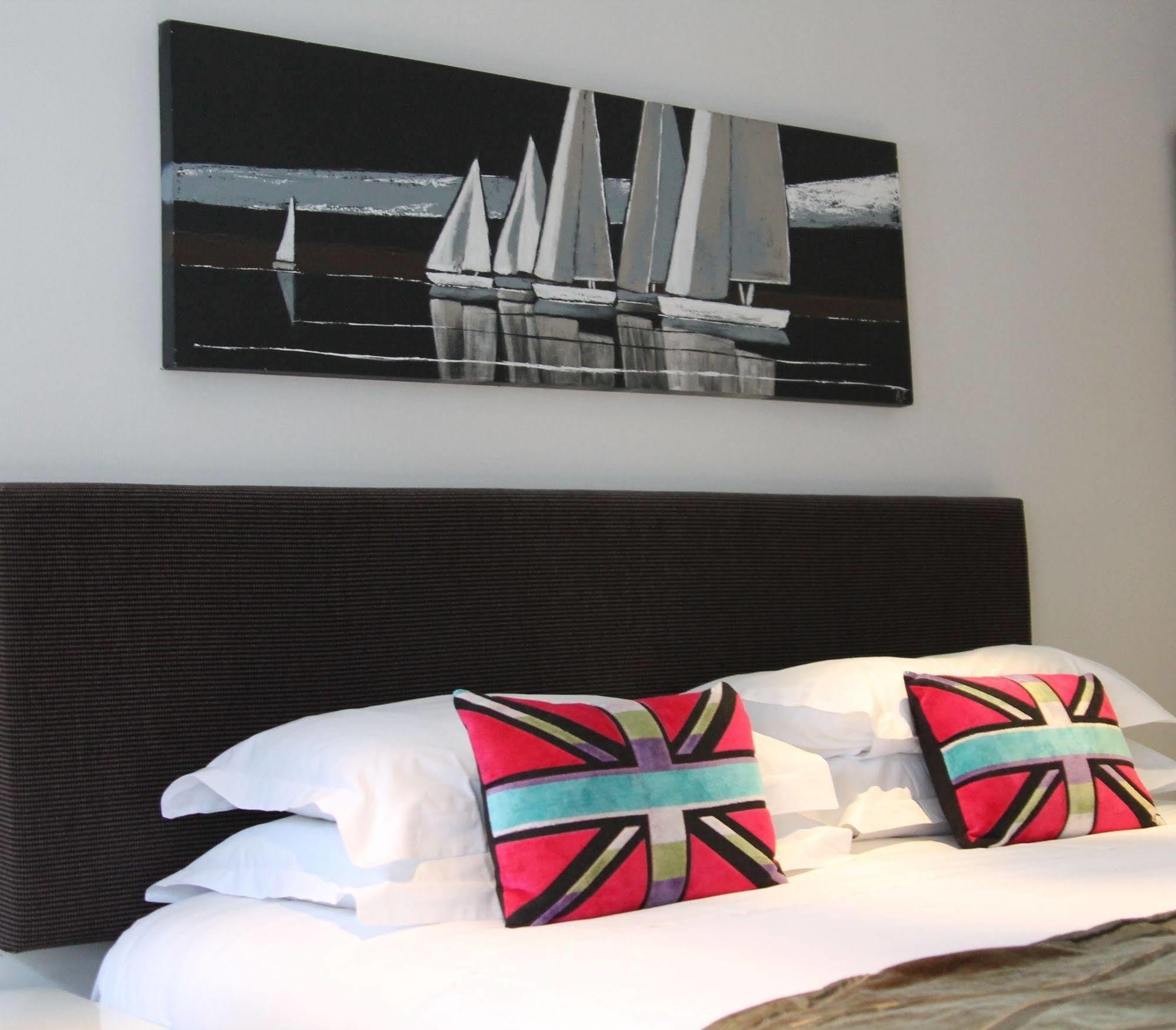 The Bell Inn Hotel Horndon-on-the-Hill Eksteriør bilde